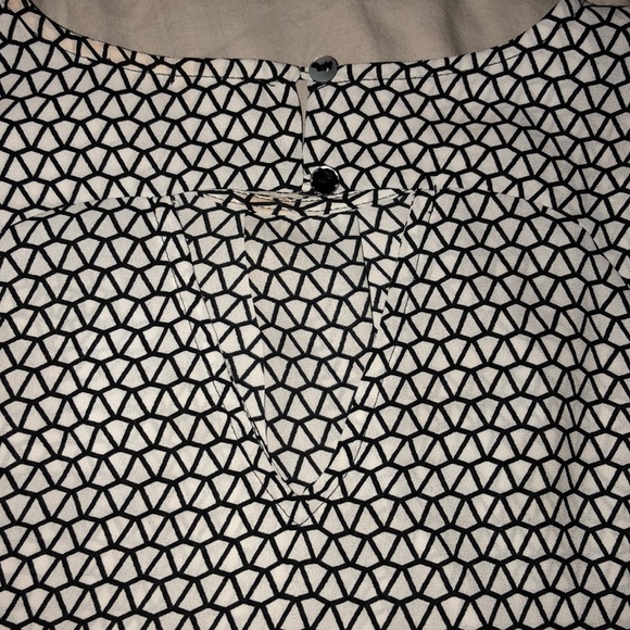 NWOT Classic Triangle BLOUSE - Picture 3 of 3